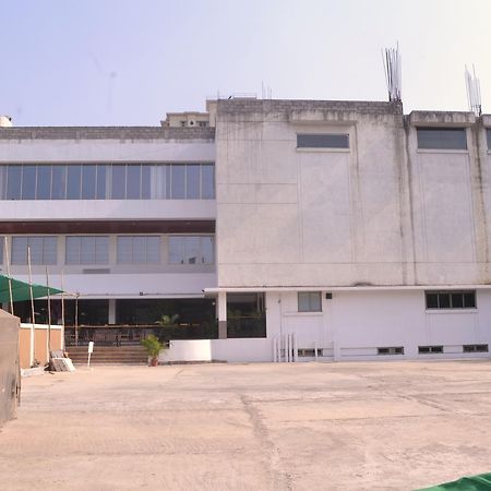 클럽 에메랄드 호텔 뭄바이 외부 사진